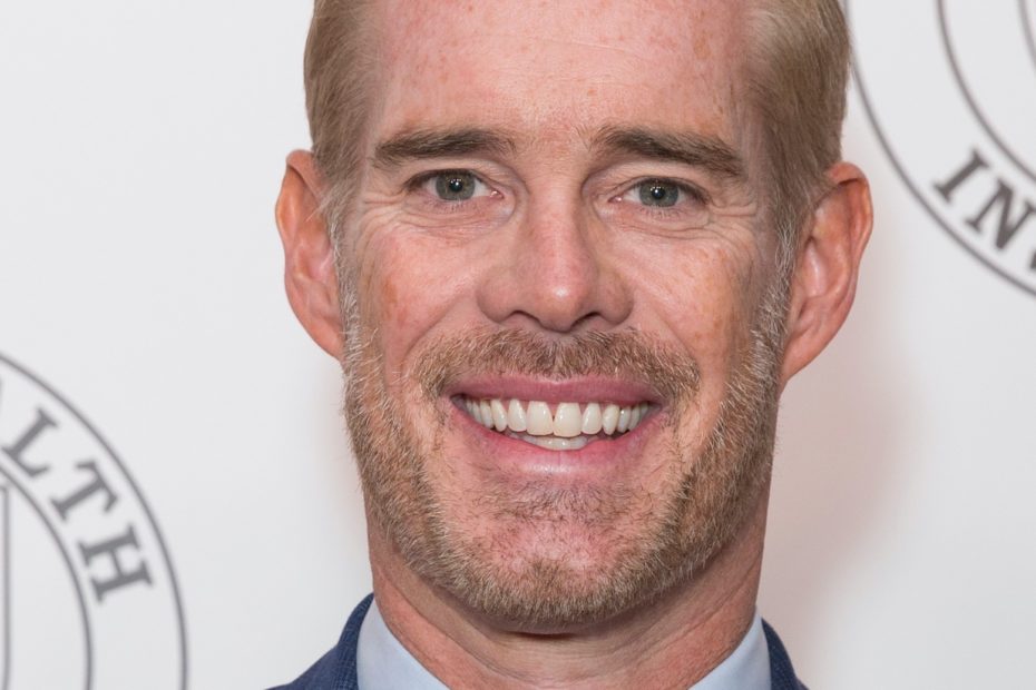 Joe Buck Gets Surprised By Hall of Fame Announcement During Thursday Night Football Game