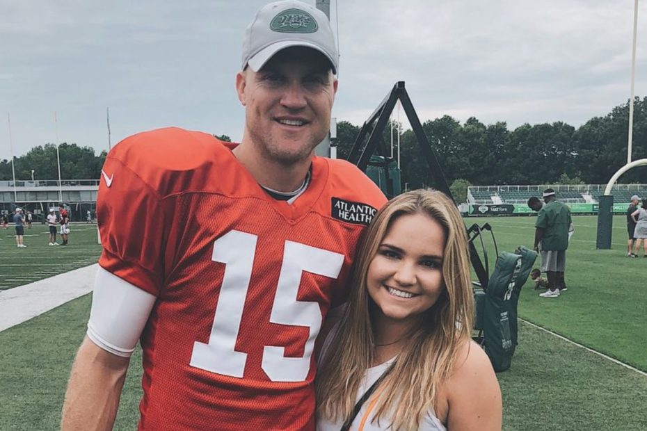 Josh McCown Has Played for So Many Teams, His Daughter Doesn't Even Have Enough Friends to Wear All of His Jersies on Jersey Day