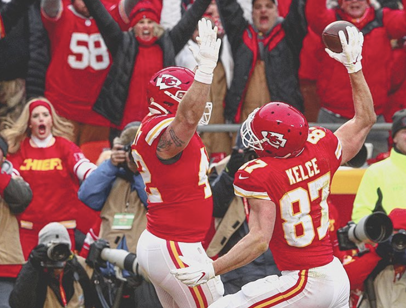 Chiefs vs. Buccaneers Super Bowl, Who Will Win? – The 2019 Super Bowl Champion Kansas City Chiefs have been saying they want to “Run it Back” to another Super Bowl all year long. The Chiefs have done what they set out to do, except they walked it back more than ran. The Chiefs strolled their way to the Super Bowl this year, losing only one of their eighteen games so far. Patrick Mahomes has had another MVP caliber season and is looking to win his second Super Bowl in only the third year of his career.