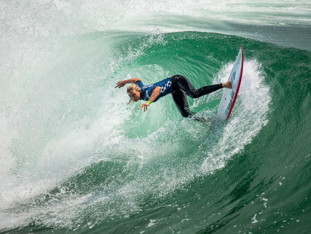 25 Best Women Surfers of All Time