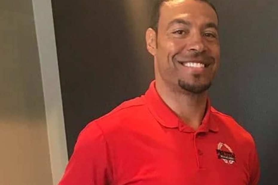 Football Player Vincent Jackson Tragically Dies From Chronic Alcohol Use at Age 38