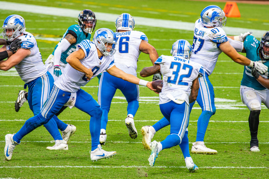 NFL Suspends 5 Players, Including a First Round Pick, For Violating League's Gambling Policy – Among five NFL players suspended for violating the league's gambling policy, four were reportedly Detroit Lions players.