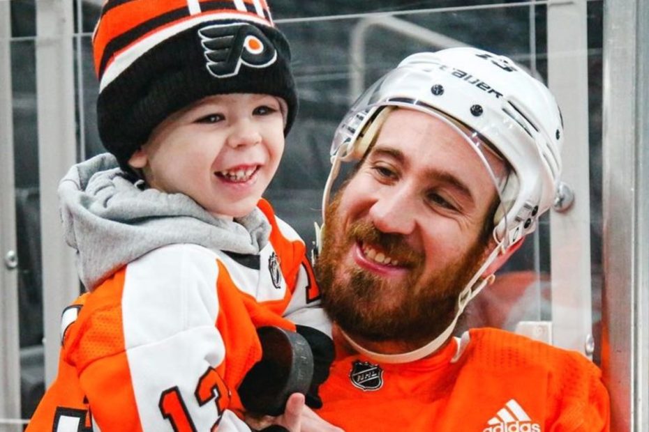 Late Jimmy Hayes' Son Adorably Cheers on Uncle Kev at Flyers Game