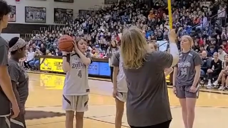 Heartwarming Video of a Blind 11th Grader Jules Hoogland Making a Free Throw Goes Viral