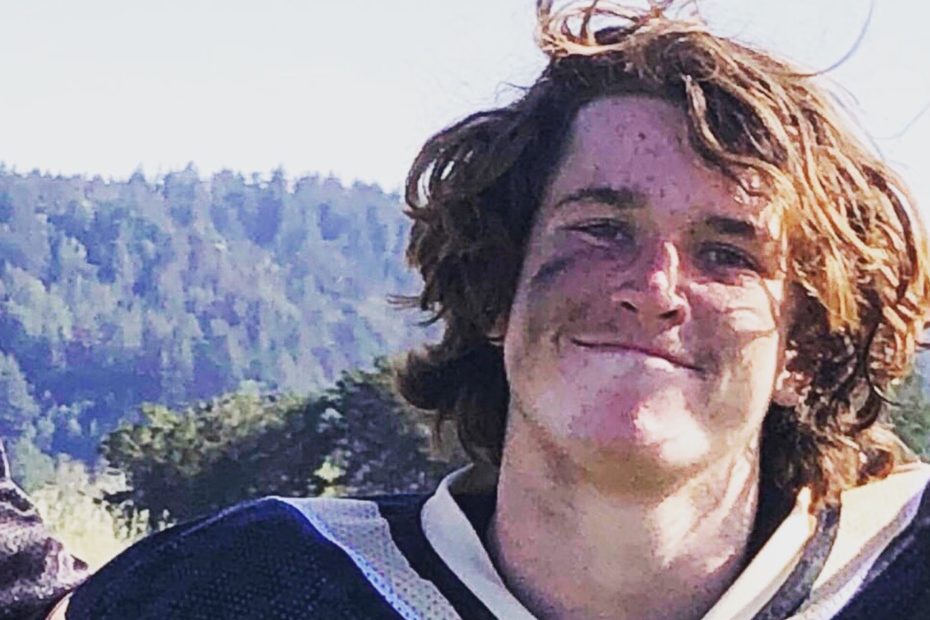 High School Football Player Dead at 18 Following Devastating Car Crash