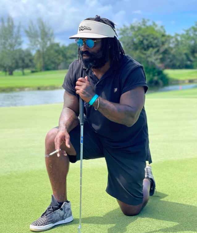 Ex-NFL Star Ricky Williams, 45, Legally Changed His Last Name to Honor His Wife – Former NFL Star Ricky Williams has officially changed his name to Ricky Miron!