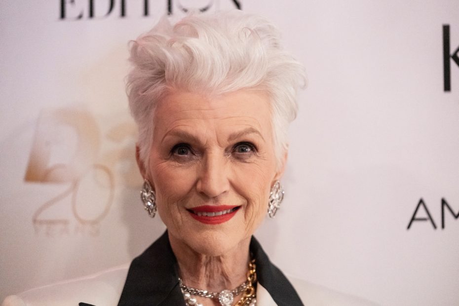 Maye Musk’s 2022 ​​Sports Illustrated Swimsuit Cover Shatters Stereotypes and it's AMAZING