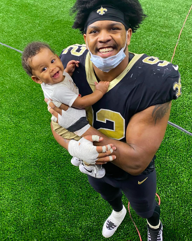 NFL Player Marcus Davenport's Crazy Reason Behind Amputating His Pinkie Finger During 2022 Offseason – When Marcus Davenport of the New Orleans Saints didn't arrive at last week's minicamp practice, he had quite the alibi for his absence.