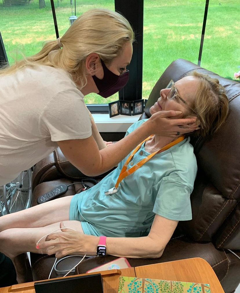 Lindsey Vonn's Mother, Lindy Lund, Dead After 1 Year of Living With ASL Diagnosis – Lindsey Vonn, a four-time Olympic skier, announced on Instagram that her mother Lindy Lund passed away one year after being diagnosed with ASL.