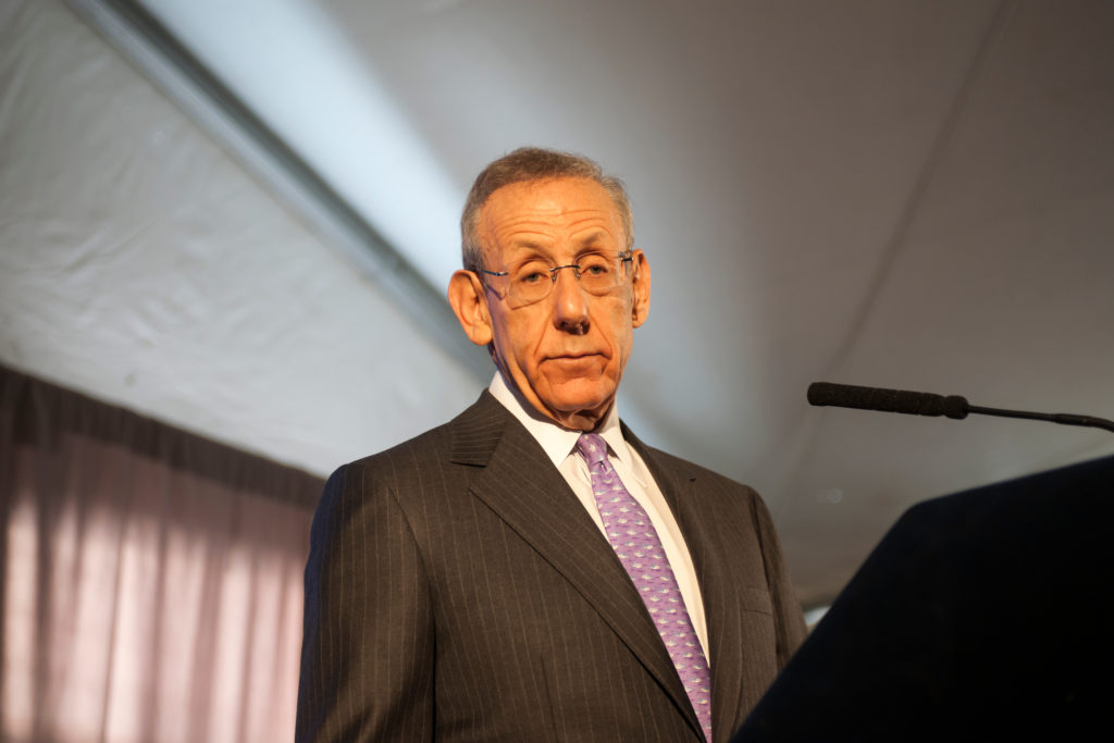 Miami Dolphins Owner Stephen Ross Suspended and Fined $1.5 Mil After Speaking to Tom Brady – Stephen Ross, the owner of the Miami Dolphins, was fined $1.5 million and suspended for 6 weeks.