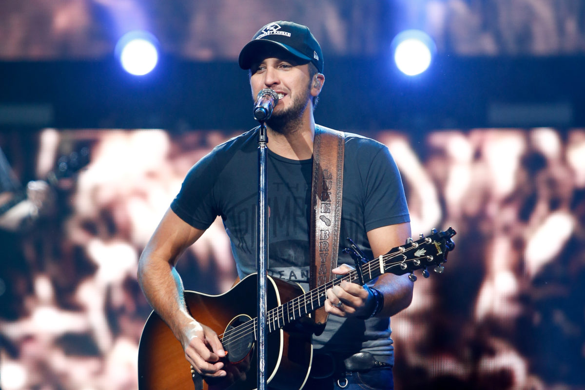 Country Super Star Luke Bryan Joins Forces w/ Peyton Manning to Host 2022 CMA Awards