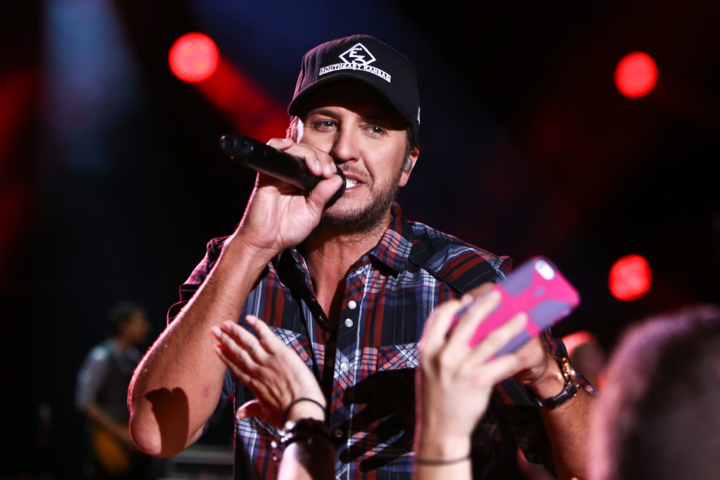 Country Super Star Luke Bryan Joins Forces With Peyton Manning to Host 2022 CMA Awards – Former Denver Broncos quarterback Peyton Manning will co-host this year's CMA Awards with country legend Luke Bryan.