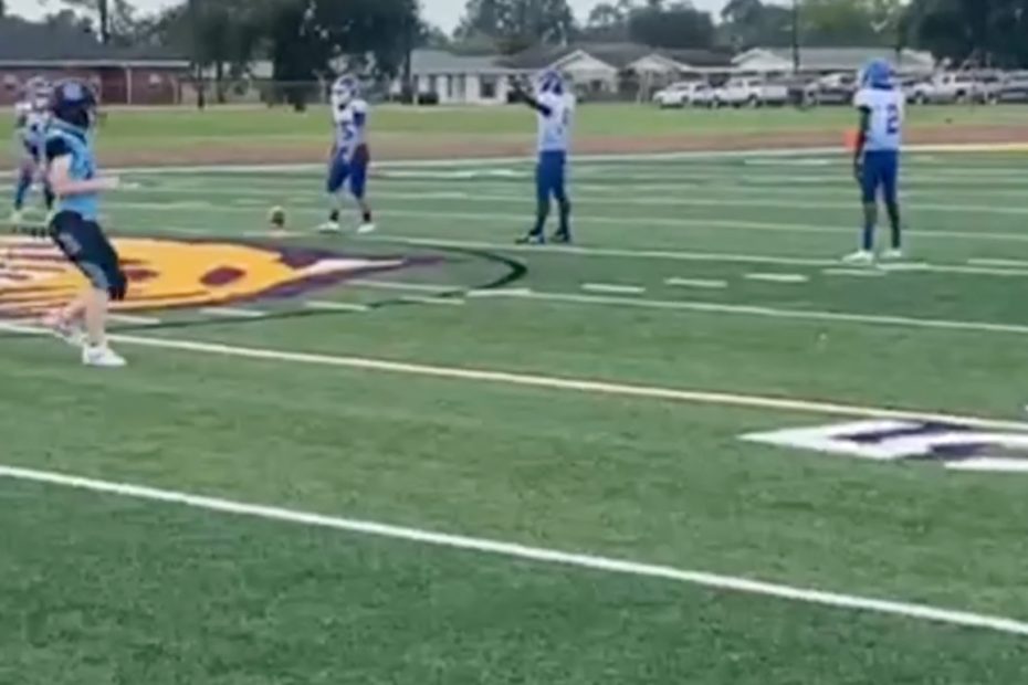 13-Year-Old Harmony Fitch Joins Football Team After Astonishing 45-Yard Kick – Harmony Fitch, a thirteen-year-old girl from Louisiana, recently joined the Raceland Middle School football team after coaches caught wind of her amazing 45-yard kick.