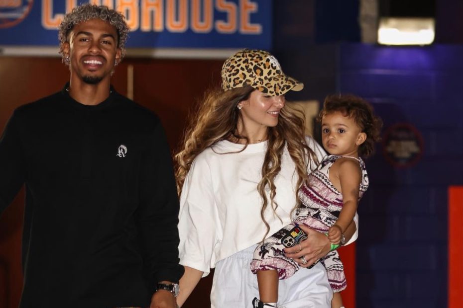New York Mets Shortstop Francisco Lindor's Adorable 2-Year-Old Daughter Leaves Press Conference in Awe