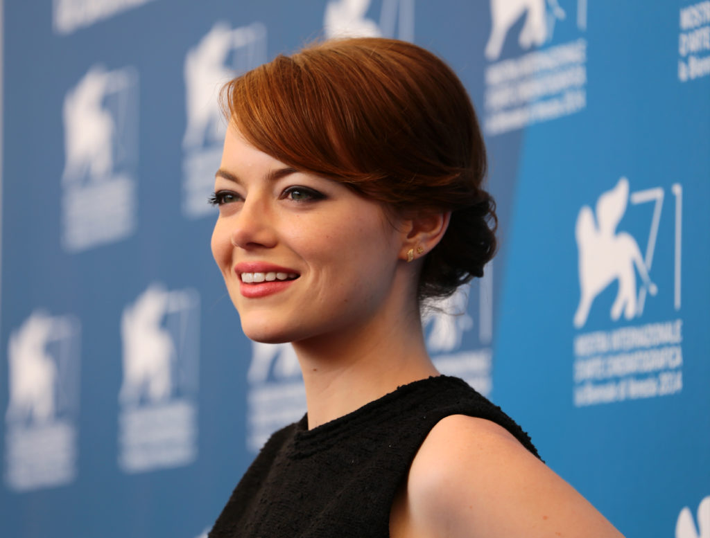 Emma Stone, 33, Makes a Rowdy and Memorable Appearance at Petco Park – Alongside her husband, Academy-Award-winning actress Emma Stone was spotted attending one of the Mets-Padres NL East wild-card games.