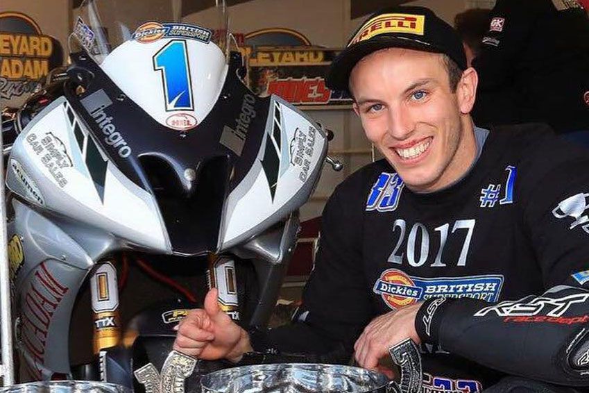 British Motorcycle Champion Keith Farmer Tragically Dead at 35 – The death of Keith Farmer, a four-time motorcycle champion from Britain, was announced last Thursday. His cause of death remains unknown.
