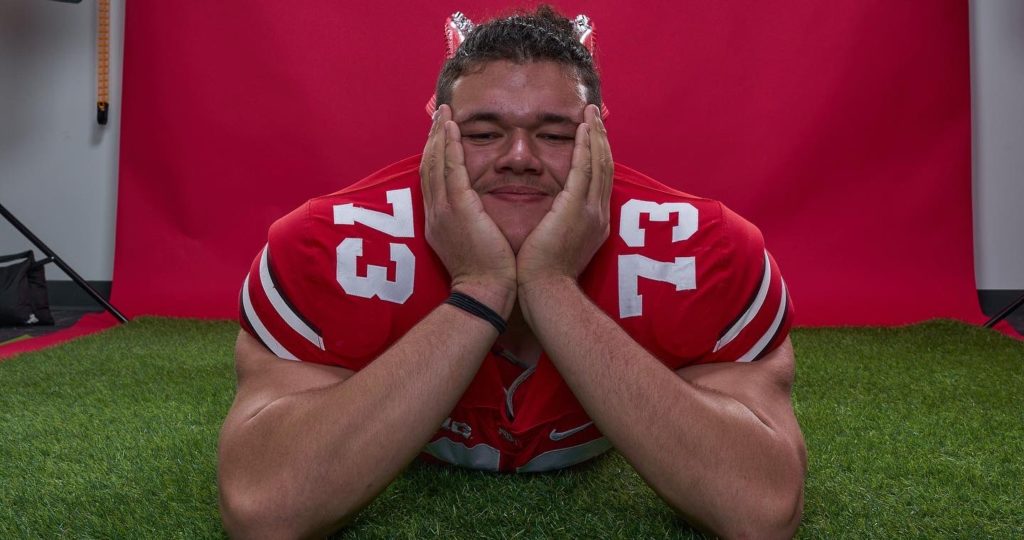 Ohio State Freshman Avery Henry Announces Tragic Bone Cancer Diagnosis – Ohio State's freshman offensive lineman Avery Henry just announced he was diagnosed with osteosarcoma, a bone cancer most commonly found in teenagers and young adults.