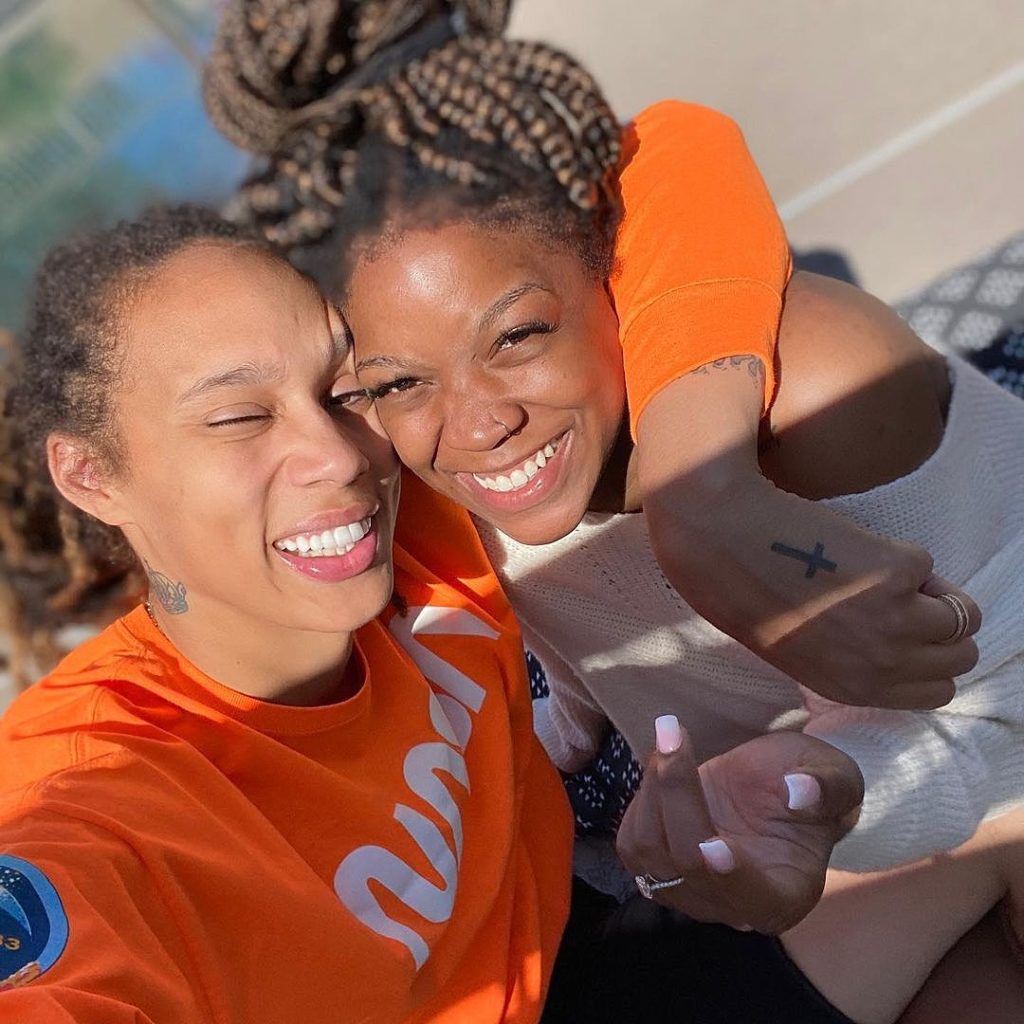 Brittney Griner Is Reunited With Her Wife After 9 Difficult Months – On Thursday, President Joe Biden announced that WNBA star Brittney Griner will be returning to American soil after being detained overseas in Russia for nine months.