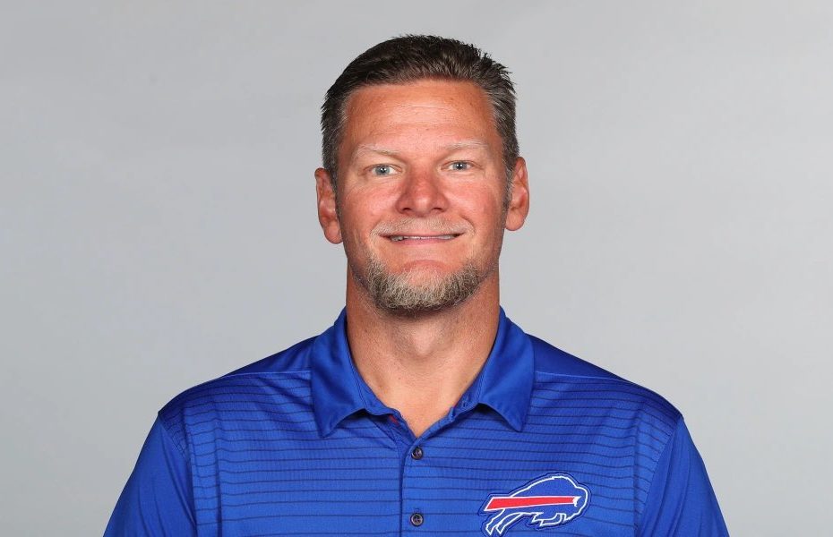 Bills Assistant Trainer Denny Kellington Recognized as HERO for Administering CPR to 24-Year-Old Damar Hamlin – Following Buffalo Bills player Damar Hamlin's sudden cardiac arrest and collapse on the field, assistant athletic trainer Denny Kellington is being recognized for his quick administration of CPR to the athlete.