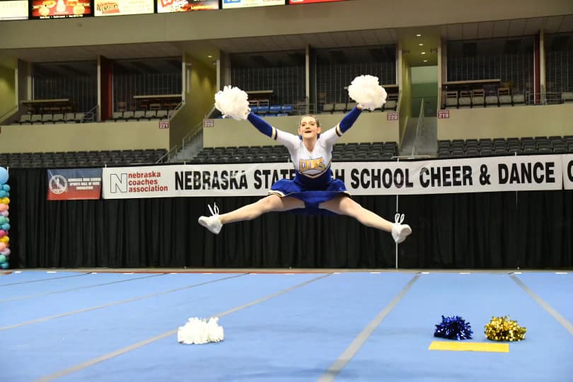 High School Cheerleader Katrina Kohel Competes at 2023 State Championships After Her Squad Left Her Astray – When her teammates quit two weeks prior to the state championships, high school cheerleader Katrina Kohel refused to back down from a challenge.