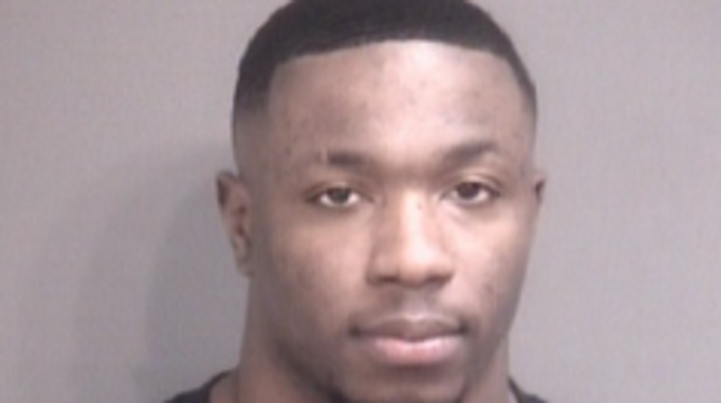 Missouri LB Chad Bailey Released on $500 Bond Following Arrest For Driving While Intoxicated – Missouri star linebacker Chad Bailey was taken into custody by the Boone County Sheriff’s Office early Sunday morning after he was pulled over for an expired license plate and failed to pass a field sobriety test.