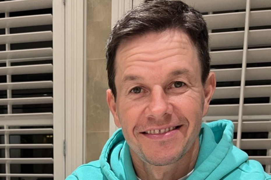 Mark Wahlberg Generously Says He'd Gift a Thumb to 32-Year-Old Injured Astros Star Jose Altuve – Actor Mark Wahlberg is among the fans of upcoming Houston Astros star Jose Altuve. In fact, he is so much of a fan that he was willing to donate a thumb to the athlete.